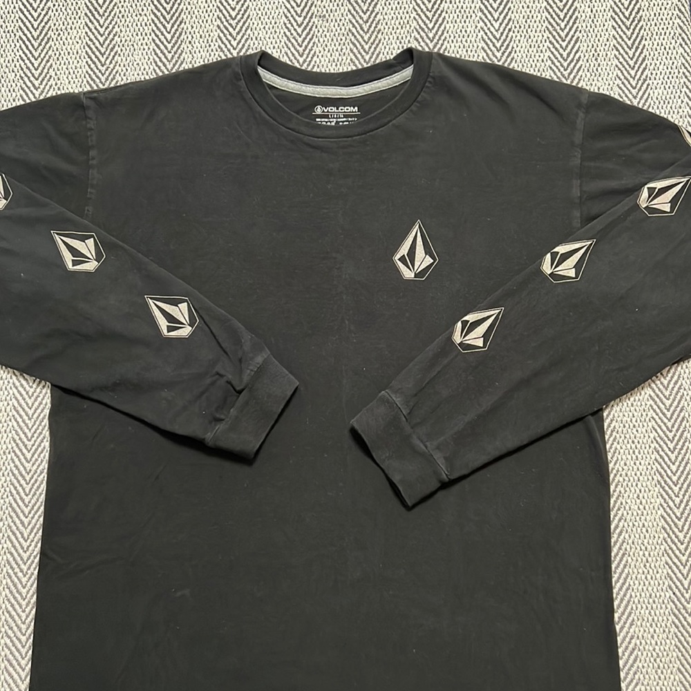 Volcom long sleeve tee- Black